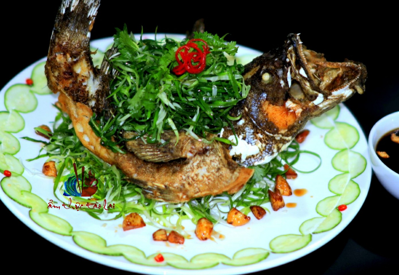 Cá Mú Chiên Giòn Tỏi Hột Hồng Kông 1.2KG